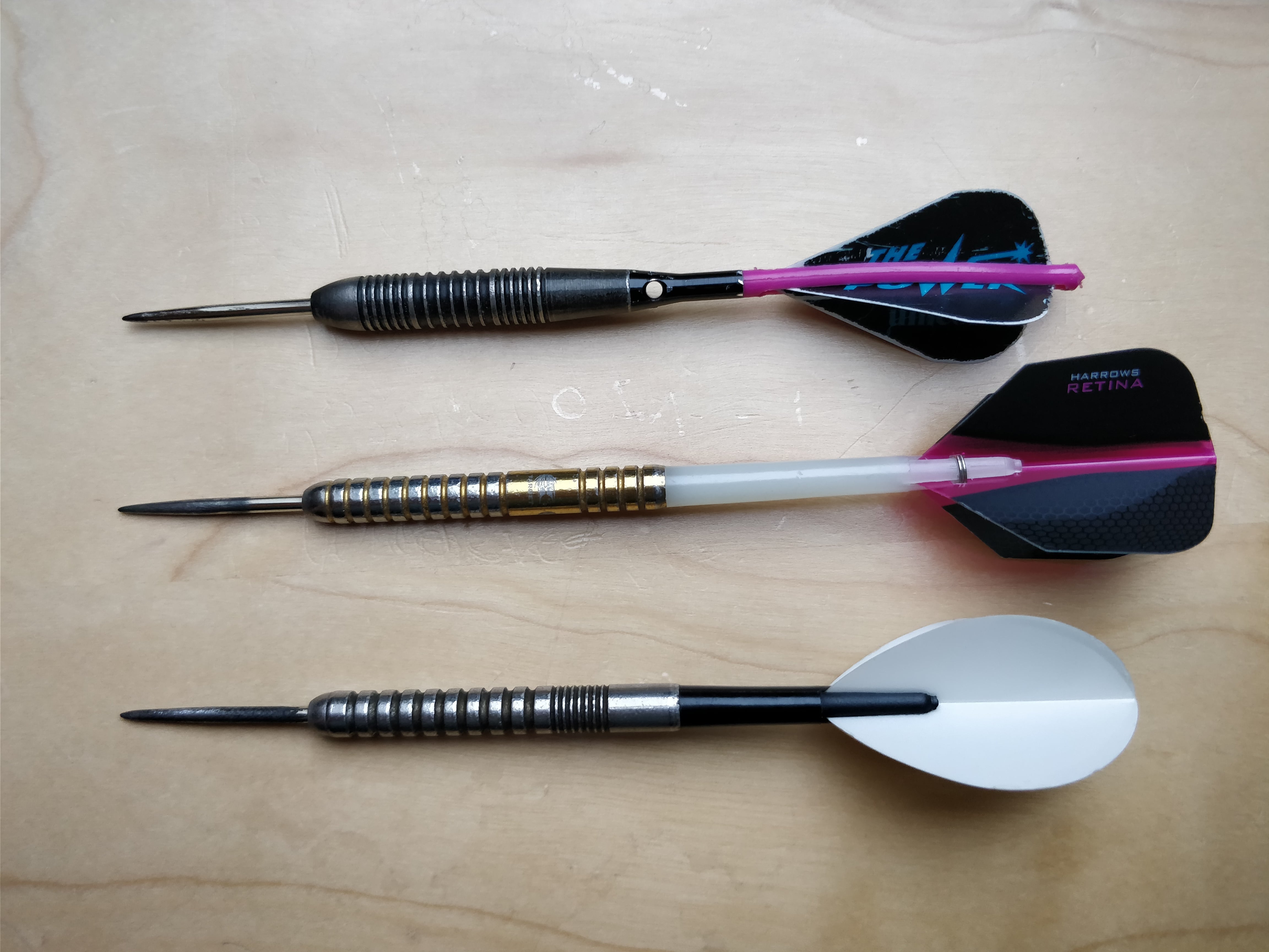 Dart-Zubehör Flights und Shafts